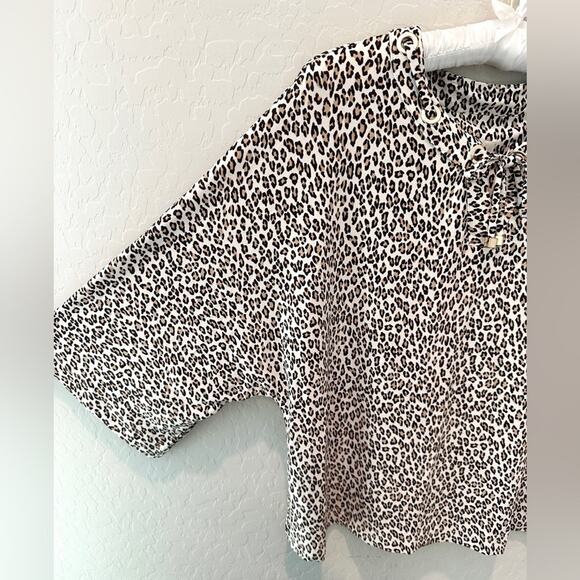 CHICO’S | Petite Leopard Print Grommet Lace-Up Knit Top | Size 2 Large - Picture 5 of 10